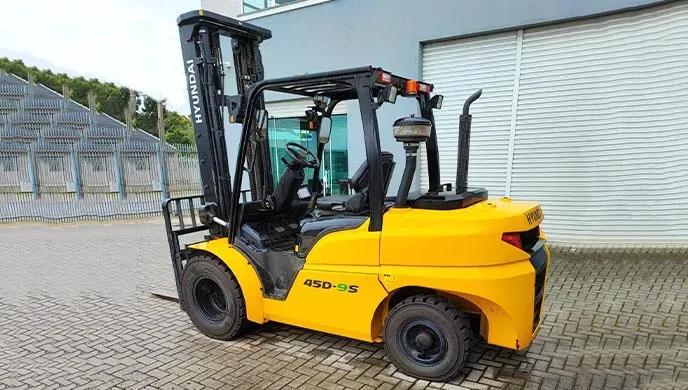 HYUNDAI 45D-9S Forklift Truck Specification and Features