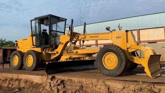 Komatsu GD 625 Motor Grader Specification and Features